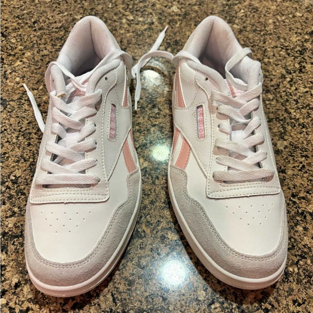 8 1/2 Reebok shoes
